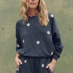 THE GREAT. Black Crewneck Sweatshirt with Floral Detail never worn!!!!! New!